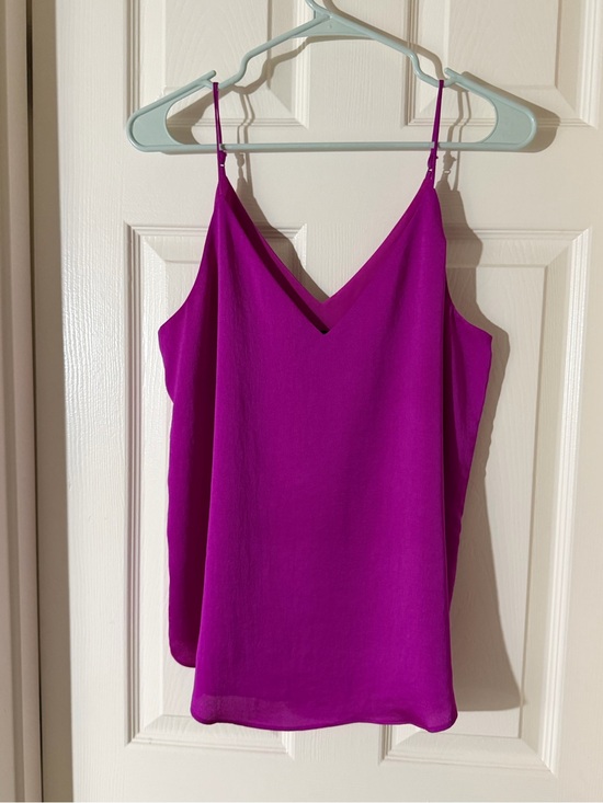 Express Tops - Express Sleeveless V-Neck Cami - Magenta